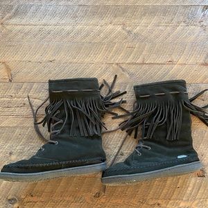 Woolrich fringe booties